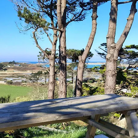 Hostel Granit Rose: Seaside Youth &